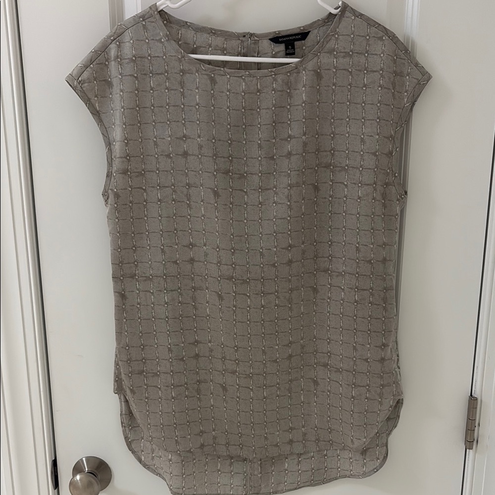 Banana Republic Gray Cap Sleeve Blouse Relaxed Fit